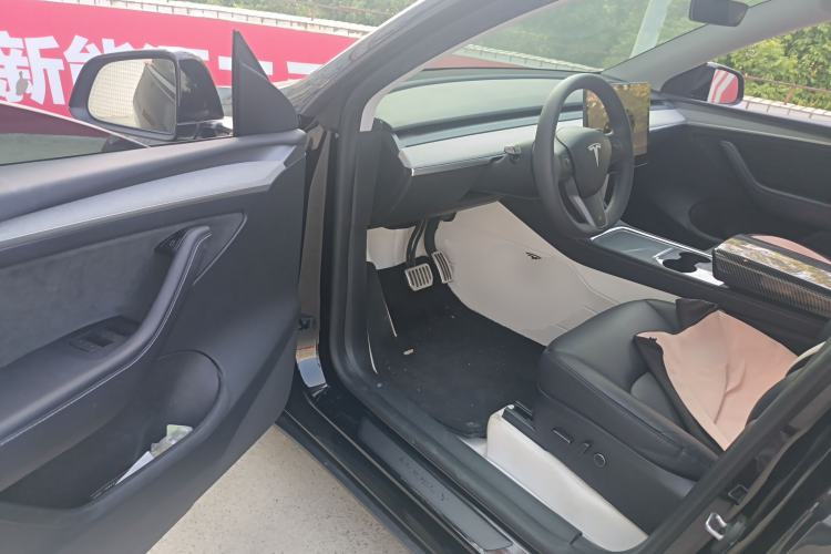 Used Tesla Model Y 2023 Long-Range All-Wheel-Drive Version