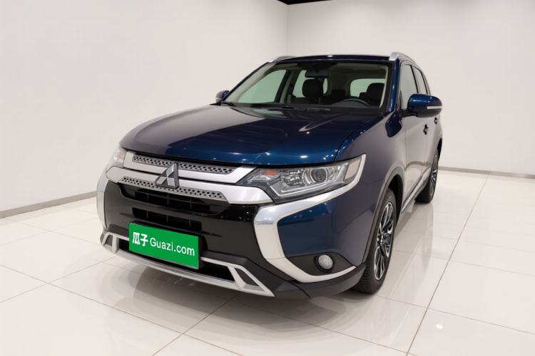 Used Mitsubishi Outlander 2019 2.0L Two-Wheel Drive Comfort Edition 7 Seats China V Emission Standard