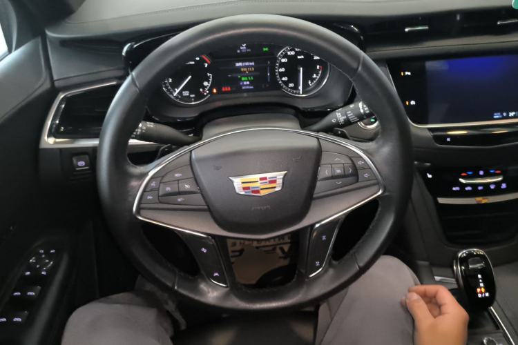 Used Cadillac XT5 2022 2.0T Two-Wheel Drive Luxury Version
