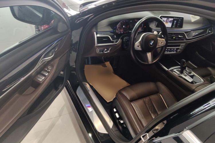 Used BMW 7 Series 2021 730Li M Sport Package Driver Seat