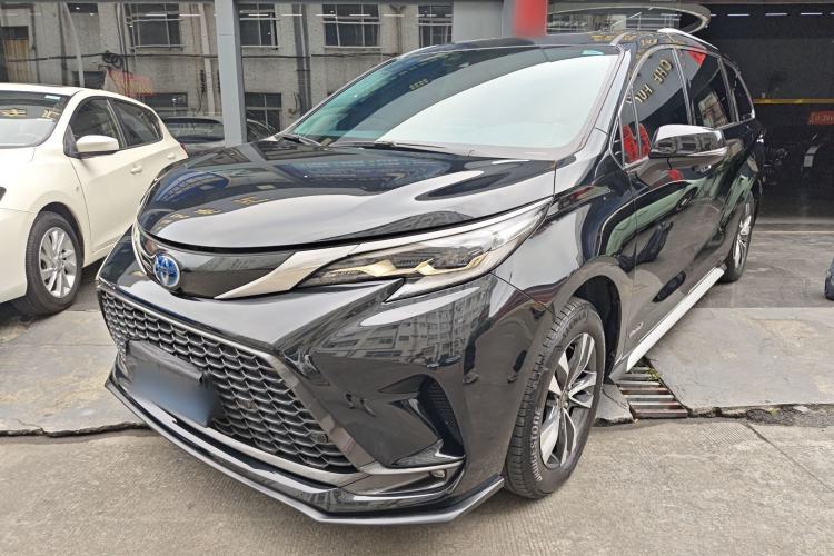 Used Toyota Granvia 2023 2.5L Hybrid Luxury Edition