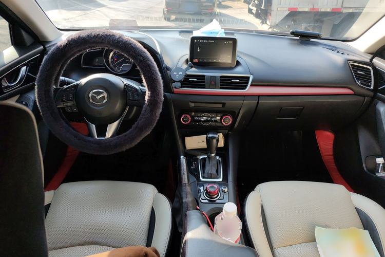 Used Mazda 3 Axela 2014 Sedan 2.0L Automatic Flagship Model