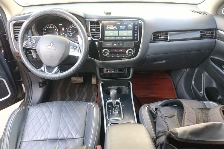 Used Mitsubishi Outlander 2020 2.4L 4x4 Zhi Xiang Edition 5 Seats
