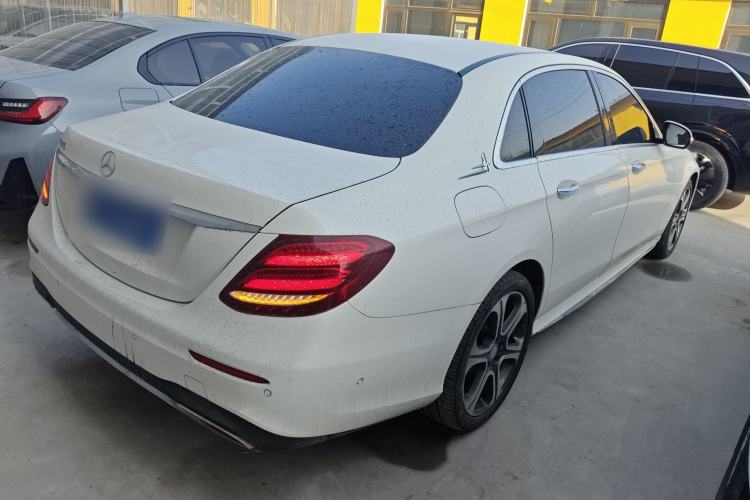 Used Mercedes-Benz E-Class 2016 E 300 L Sporty and Stylish Model
