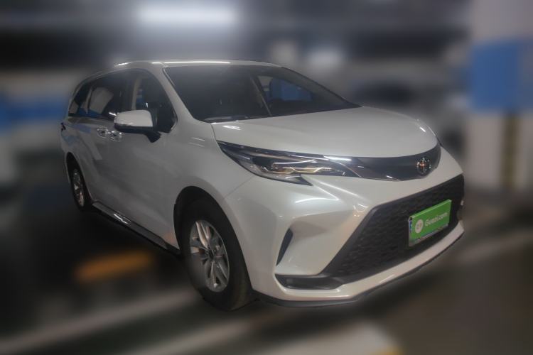 Used Toyota Granvia 2024 2.5L Hybrid Comfort Edition Front Right 45 Deg