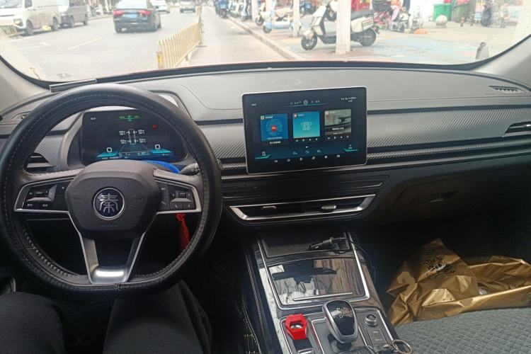 Used BYD Qin Pro New Energy 2019 DM Super Edition 1.5TI Automatic Smart Connect Speedy Model China VI Standard Center Console