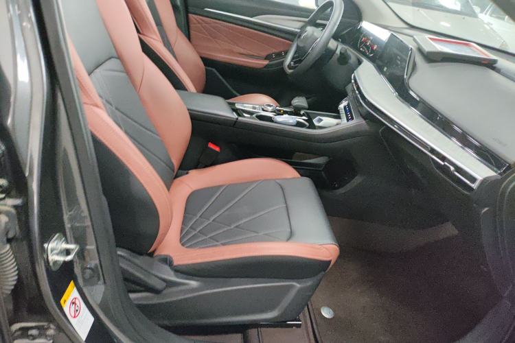 Used CHANGAN Eado 2023 Changan Edition PLUS Blue Whale NE 1.4T GDI DCT Prestige Version
