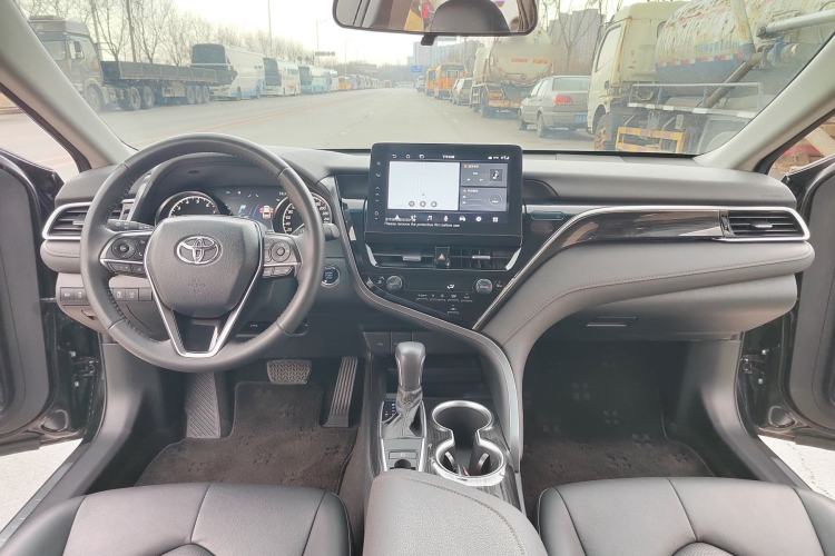 Used Toyota Camry 2023 2.0G Luxury Edition Interior 1