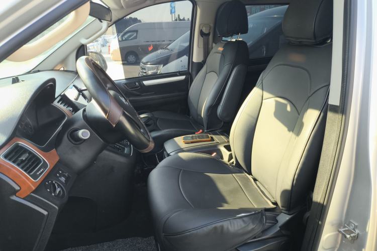 Used SAIC MAXUS G10 2016 2.0T Automatic Elite Edition
