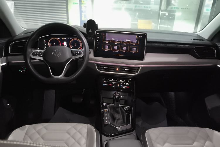 Used Volkswagen Tayron 2023 280TSI Two-Wheel-Drive Luxury Plus Advanced Version Center Console