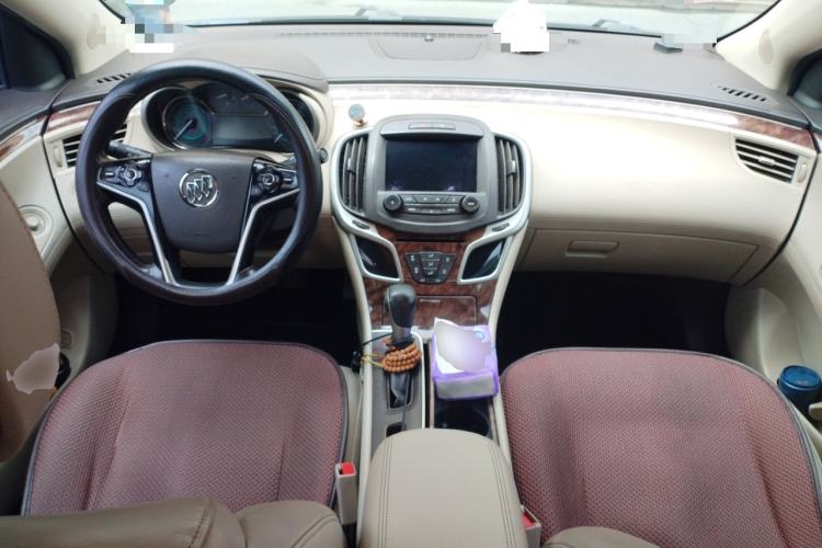 Used Buick LaCrosse 2013 2.4L SIDI Leading Comfort Version Center Console
