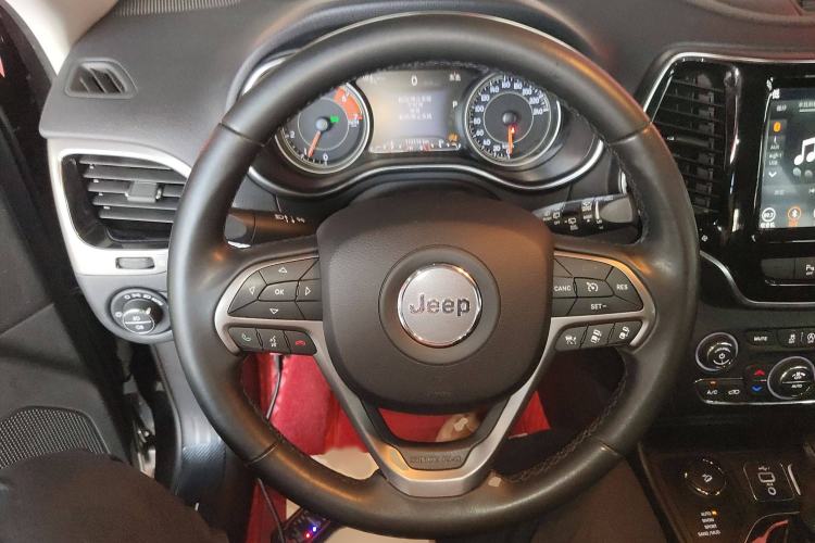 Used Jeep Cherokee 2019 2.0T Four-Wheel Drive Exploration Edition + Autonomous Driving Smart Package China V