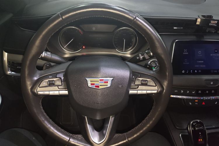 Used Cadillac XT4 2020 28T Two-Wheel-Drive Leading Version
