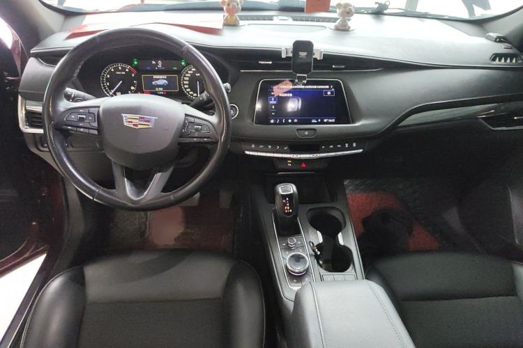 Used Cadillac XT4 2018 28T Two-Wheel Drive Tech Version Center Console