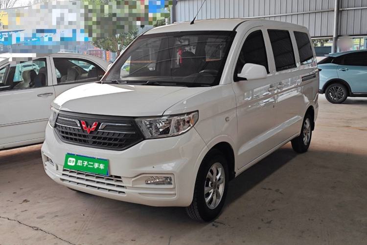 Used Wuling Hongguang V 2019 1.5L Enjoyment Version China VI LAR