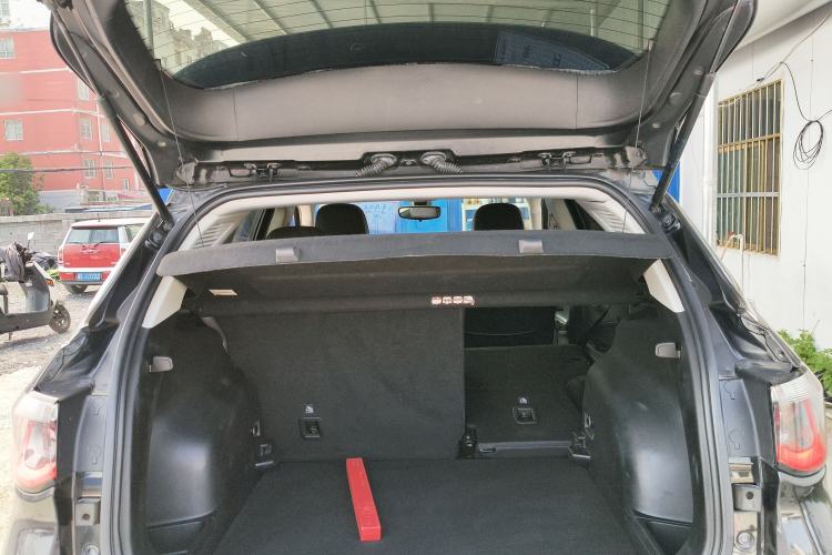 Used Jeep Compass 2017 200T Automatic Family Edition Trunk