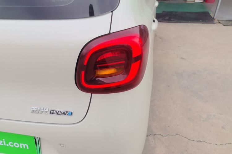 Used Wuling Hongguang MINIEV 2025 Four-Door Version Advanced Edition Exterior 3