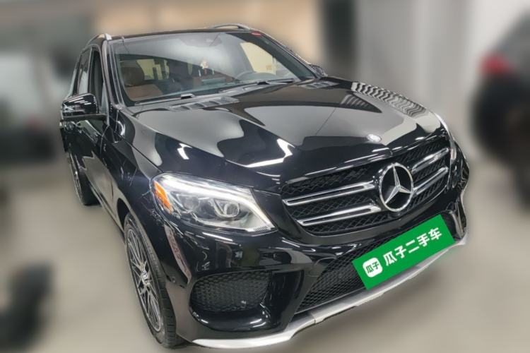 Used Mercedes-Benz GLE-Class  Front Right 45 Deg