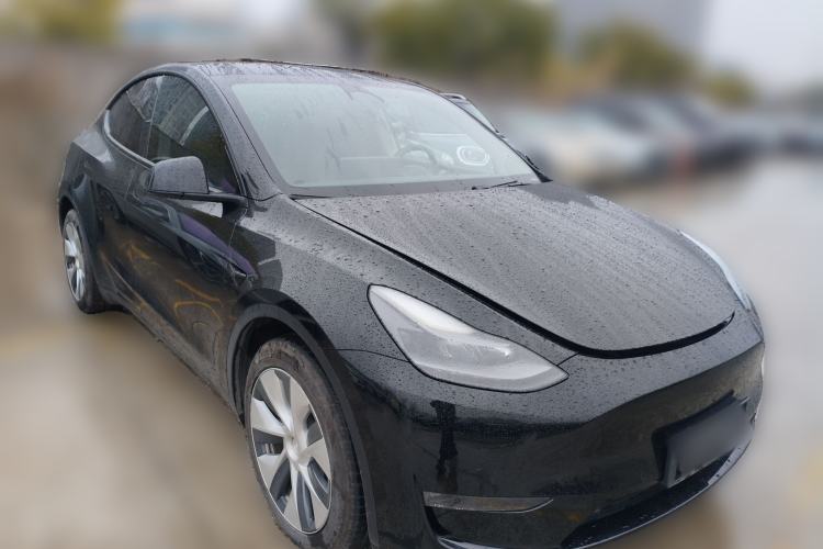 Used Tesla Model Y 2021 Long-Range All-Wheel-Drive Version Front Right 45 Deg