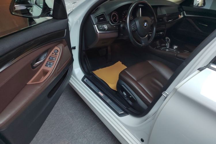 Used BMW 5 Series 2014 525Li Luxury Design Package
