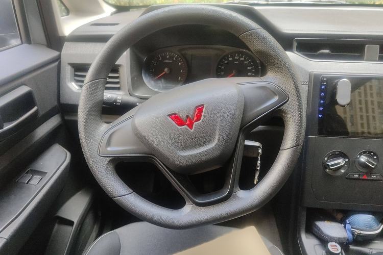 Used Wuling Hongguang PLUS 2020 1.5L Manual Standard Edition 5 Seats
