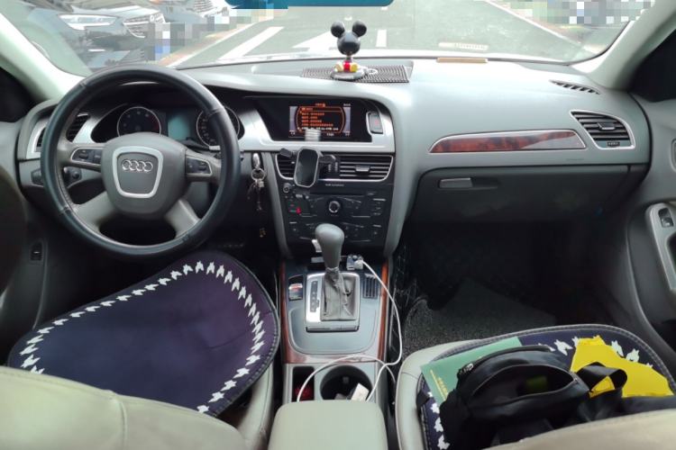 Used Audi A4L 2010 2.0 TFSI Standard Edition Center Console