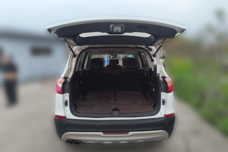 Used SWM X7 2016 1.8L Manual Luxury Edition 7 Seats Trunk