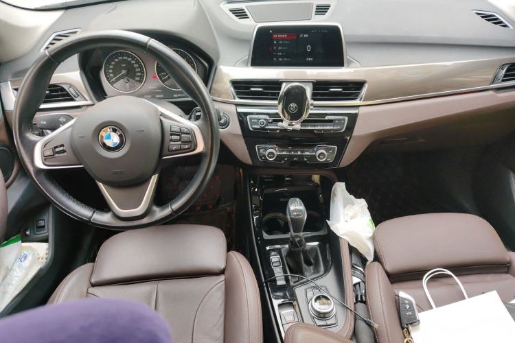 Used BMW X1 New Energy 2018 xDrive25Le Luxury Model Center Console