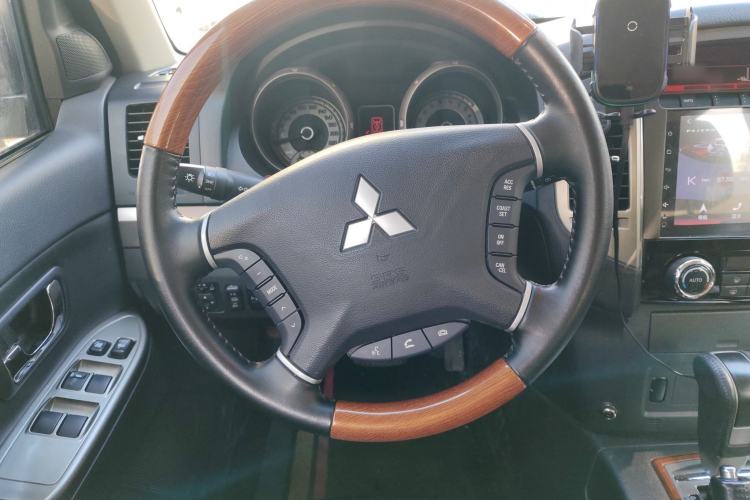 Used Mitsubishi Pajero (Import) 2020 3.0L Automatic Standard Edition
