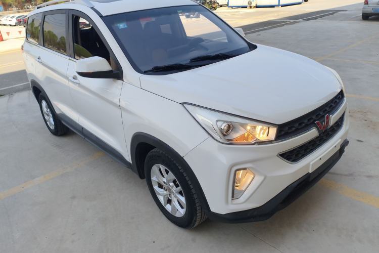 Used Wuling Hongguang S3 2018 1.5L Manual Luxury Model China V Standard Front Right 45 Deg