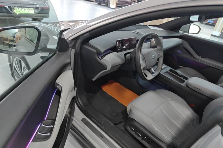 Used Nio ET5 2022 75 kWh Driver Seat