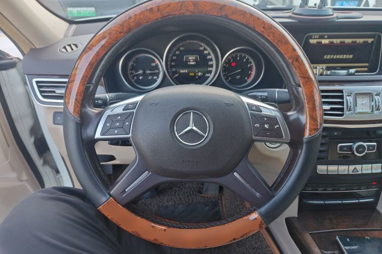 Used Mercedes-Benz E-Class 2015 E 260 L
