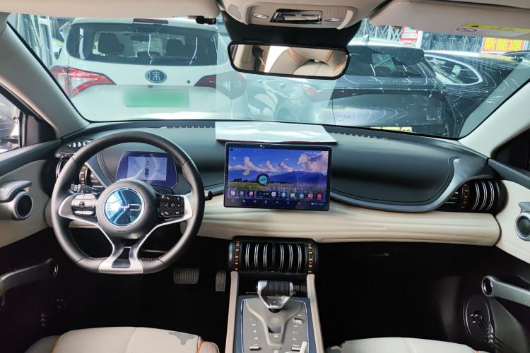 Used BYD Yuan PLUS 2024 Honor Edition 510KM Beyond Model Center Console