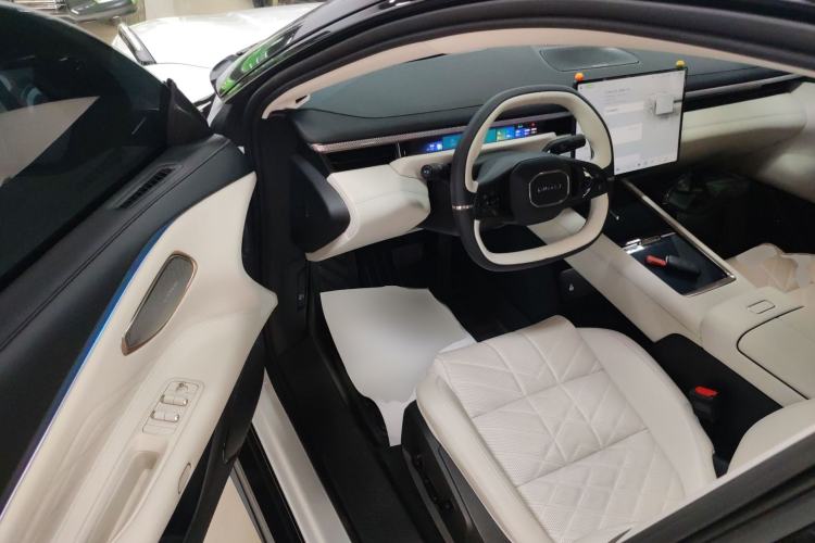 Used Lynk & Co 10 EM-P 2025 Model 240 Four-Wheel Drive Ultra Driver Seat