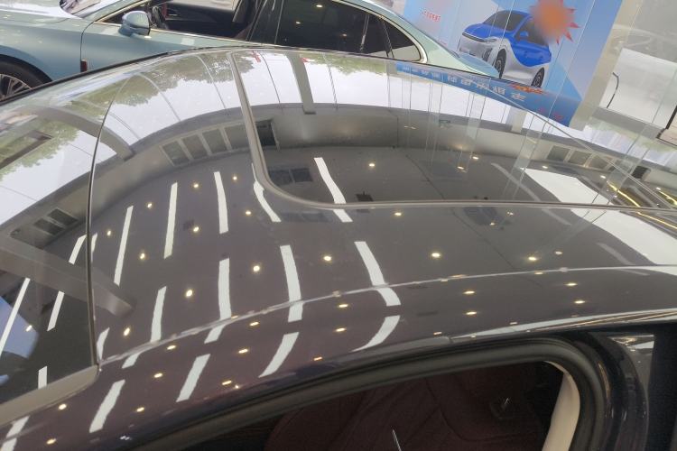 Used Hongqi H5 2024 2.0T Automatic Smart Connect Flagship Edition Roof