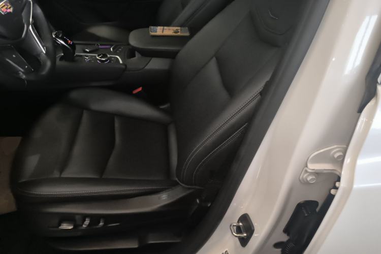 Used Cadillac XT5 2022 2.0T Two-Wheel Drive Luxury Version
