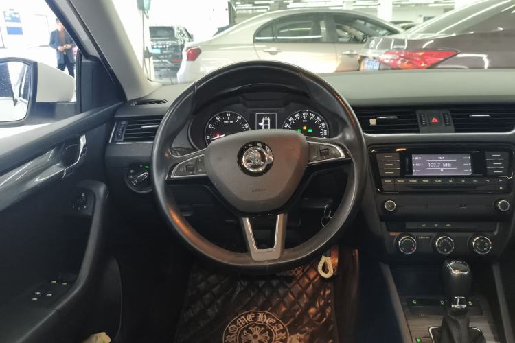 Used Skoda Octavia 2017 TSI280 DSG Smart Drive Edition
