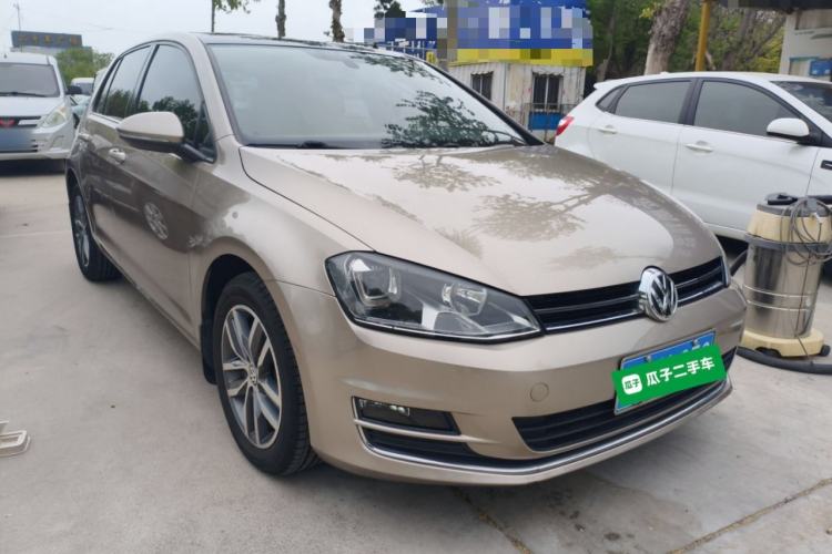 Used Volkswagen Golf 2016 230TSI Automatic Luxury Version Front Right 45 Deg