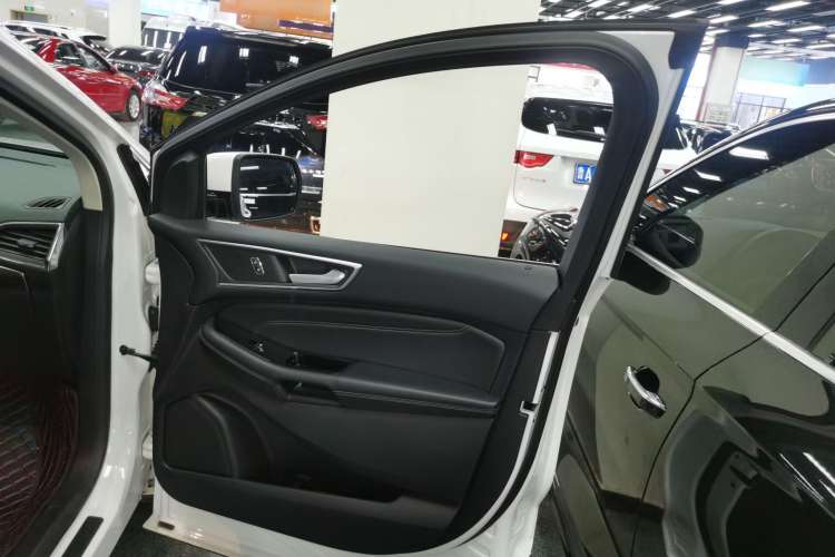 Used Ford Edge 2018 EcoBoost 245 Two-Wheel-Drive Titanium 7-Seater China VI Standard