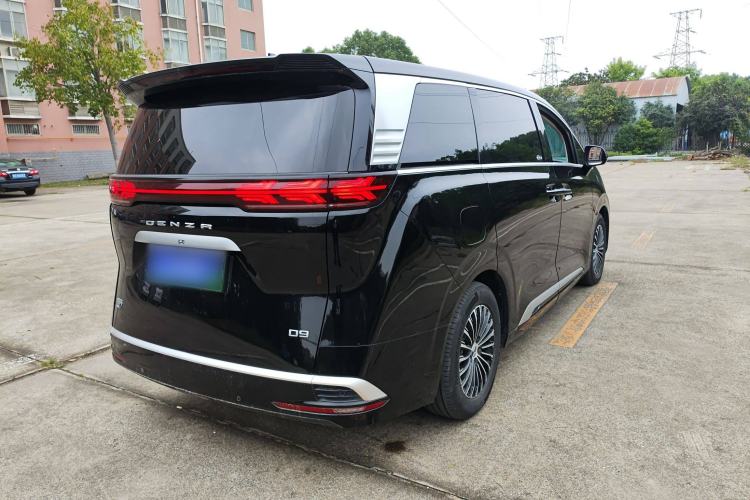 Used Denza D9 2022 DM-i 1040 Prestige Model Exterior 5