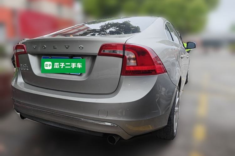Used Volvo S60 2015 S60L 2.0T Zhiyuan Edition Rear Right 45 Deg