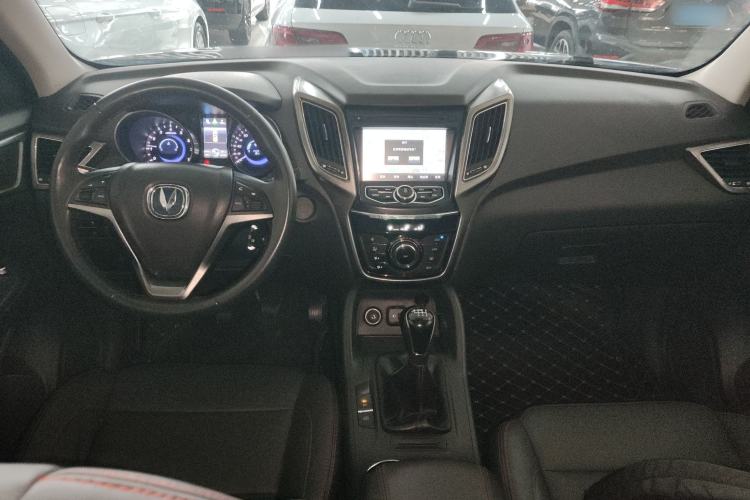 Used CHANGAN CS75 2014 2.0L Manual Luxury Version China IV Standard Center Console