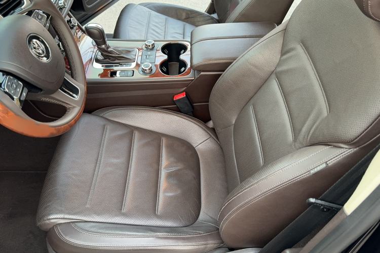 Used Volkswagen Touareg 2011 3.0 TSI Comfort Version Left Front Seat