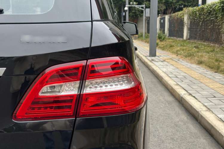 Used Mercedes-Benz M-Class 2014 ML 400 4MATIC Dynamic Model