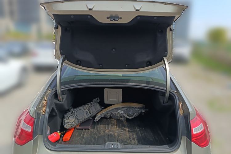 Used Citroen C5 2013 2.0L Automatic Luxury Model Trunk