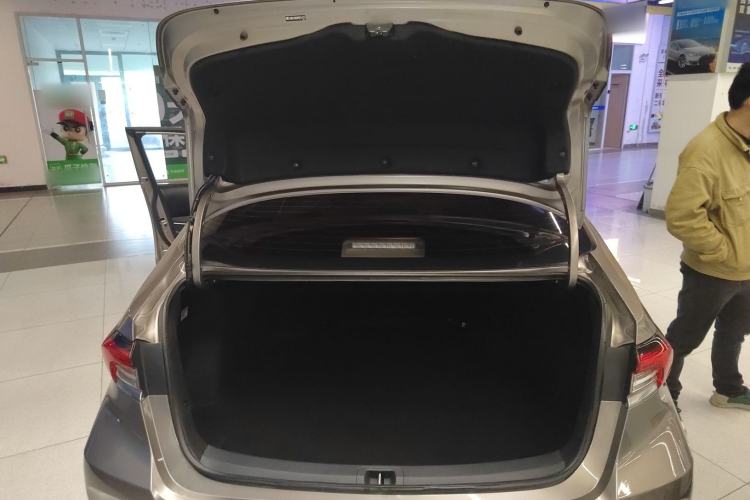 Used Toyota Corolla 2021 Dual-Motor 1.8L E-CVT Elite Edition Trunk