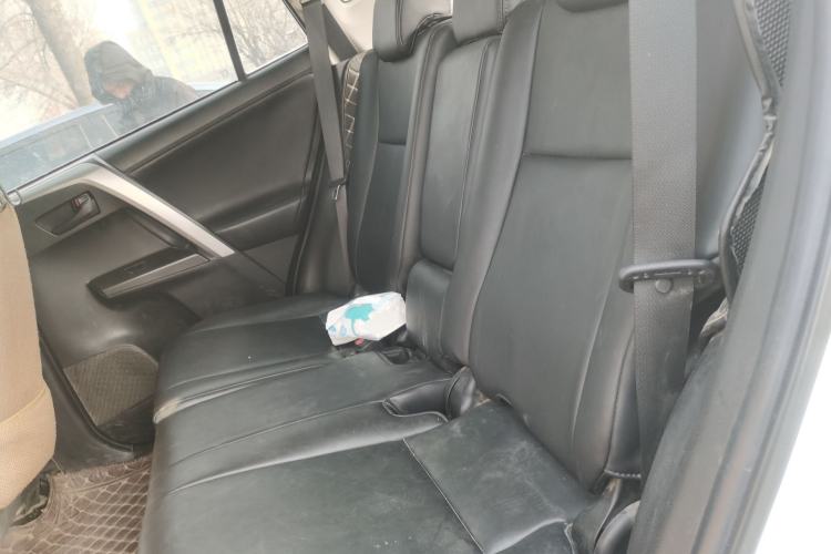 Used Toyota RAV4 2019 2.0L CVT Two-Wheel Drive Luxury Version China VI Standard