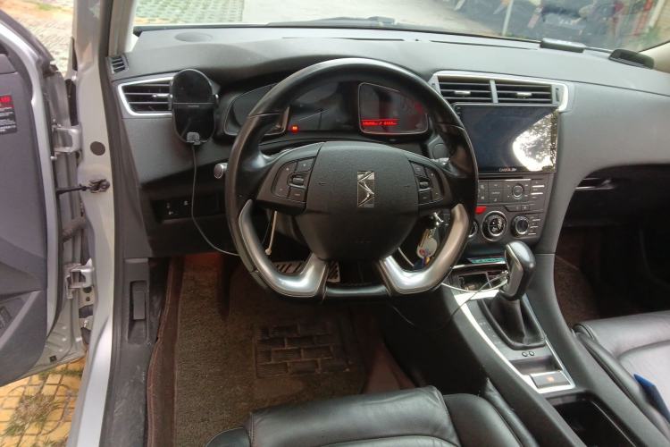 Used DS 5LS 2014 1.8L Elegant Edition VTi140 Steering Wheel