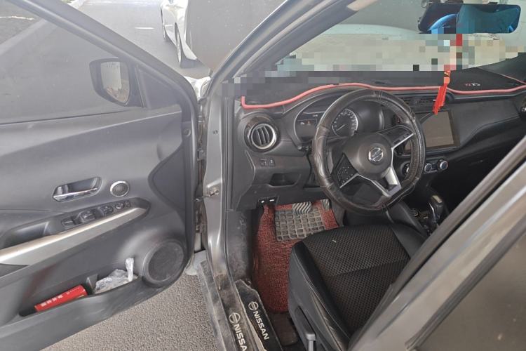 Used Nissan Kicks 2017 1.5L CVT Smart Drive Edition Driver Seat