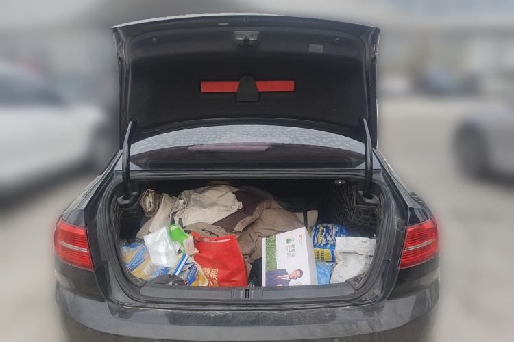 Used Volkswagen Magotan 2017 330TSI DSG Luxury Model Trunk